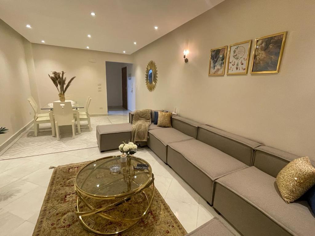 Apartment شقه فندقيه راقية بموقع مميز *